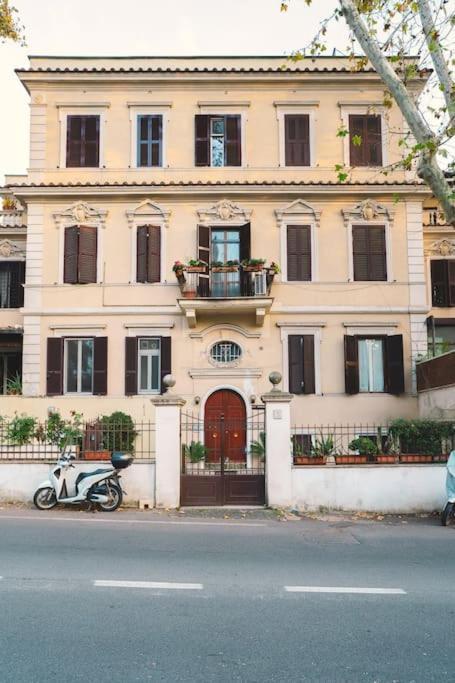 Vaticano/Trastevere Floreal Suite Rome Exterior photo
